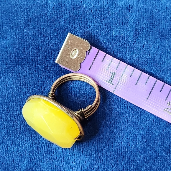 Vintage 90s Large Neon Yellow Stone Copper Wrap Wire Ring - Picture 3 of 6